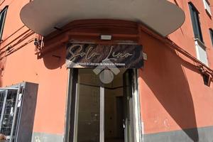 NEGOZIO A SALERNO