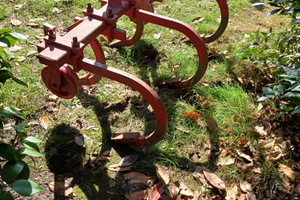 Trattore Goldoni e attrezzatura