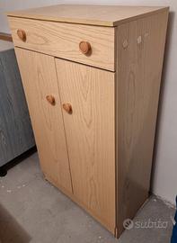 Mobile con cassetto e ante