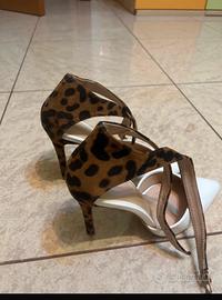 Tacchi bianchi e leopardati