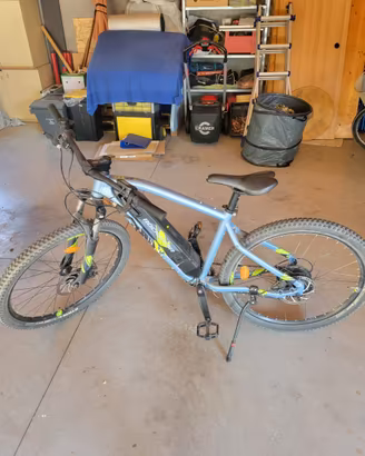 Bici elettrica rockrider e-st 100