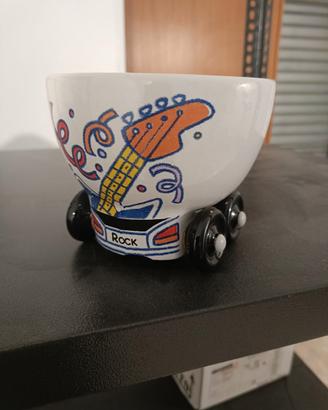 Tazza pazza latte Giglio, con ruote, degli anni 80