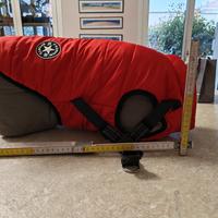 cappottino impermeabile con pettorina integrata 