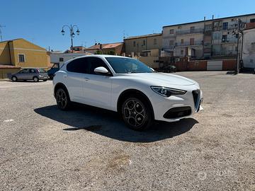 Stelvio 2.2 Turbodiesel 160 CV AT8 RWD Sport-Tech