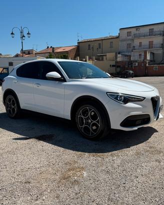 Stelvio 2.2 Turbodiesel 160 CV AT8 RWD Sport-Tech