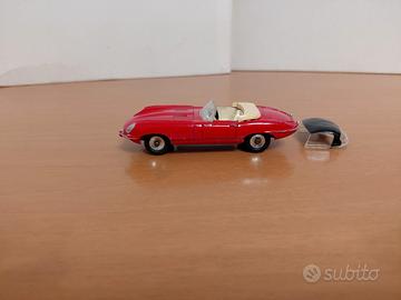 Dinky Toys Jaguar E no Politoys Mebetoys Corgi 