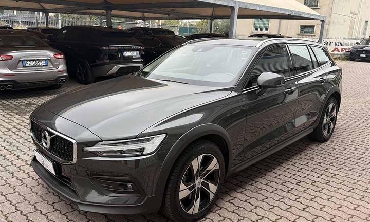 VOLVO V60 Cross Country 2.0 b4 awd Business Pro