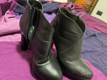 Stivaletti marca BARCA