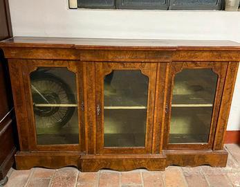 Mobile vetrina a tre ante in radica