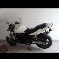 allestimento kawasaki zr7 anno 2001