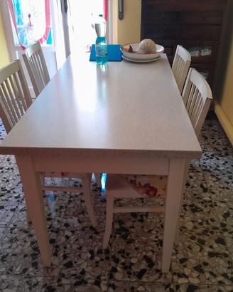 Tavolo cucina e sei sedie