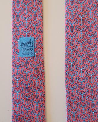 cravatta hermes rosa con ancore azzurre 