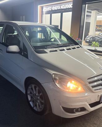 Mercedes-benz B 180 NGT BlueEFFICIENCY Executive