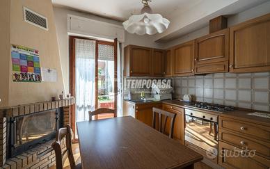 LUMINOSO QUADRILOCALE CON GARAGE