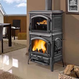 Stufa a legna con FORNO - ISOTTA di Nordica
