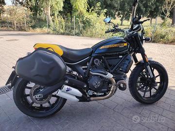 DUCATI SCRAMBLER 800 CC FULL PARI AL NUOVO