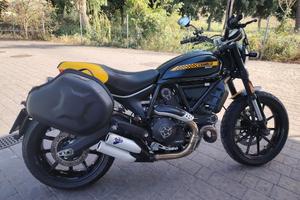 DUCATI SCRAMBLER 800 CC FULL PARI AL NUOVO