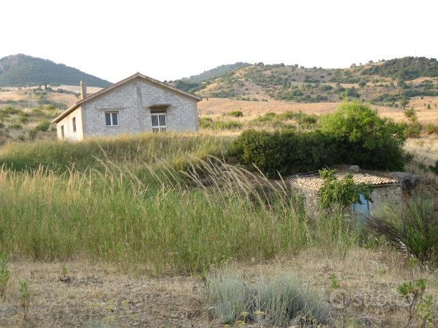 Rustico e terreni - Vista 2