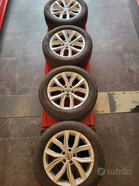 Cerchi e pneumatici originali Tiguan 18 pollici us