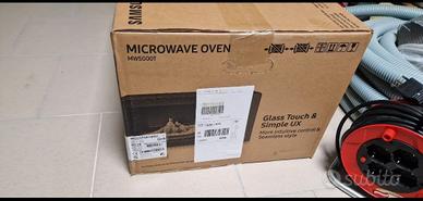 Forno a micronde nuovo