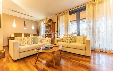 Appartamento di 170 mq su due livelli, Viale Lomba