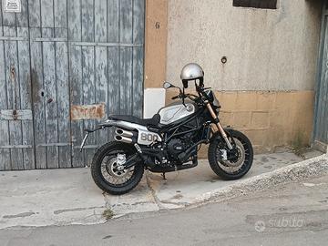   leoncino Benelli 800 trail
