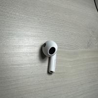 Cuffia sinistra Airpods 2 con ricarica wireless