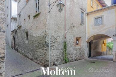 Villa di 174 m² con 3 locali a Gravedona ed Uniti