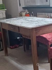 tavolo rustico legno e marmo Carrara