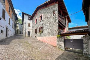 CASA INDIPENDENTE A GARGNANO