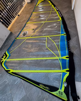 Windsurf vela