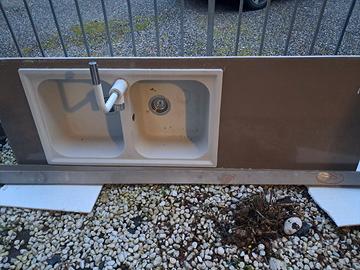 Top cucina quarzo lavandino granito piano cottura