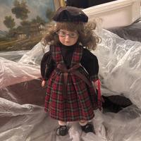 Bambola in porcellana anni 90