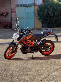 KTM Duke 125