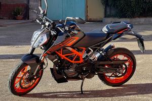 KTM Duke 125