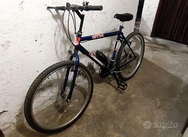 Bicicletta Mountain Bike 26