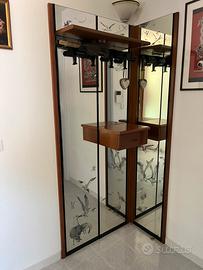 Specchio con cassetto e appendiabiti