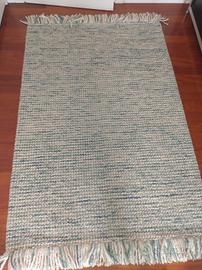 tappeto lana bianco e azzurro 