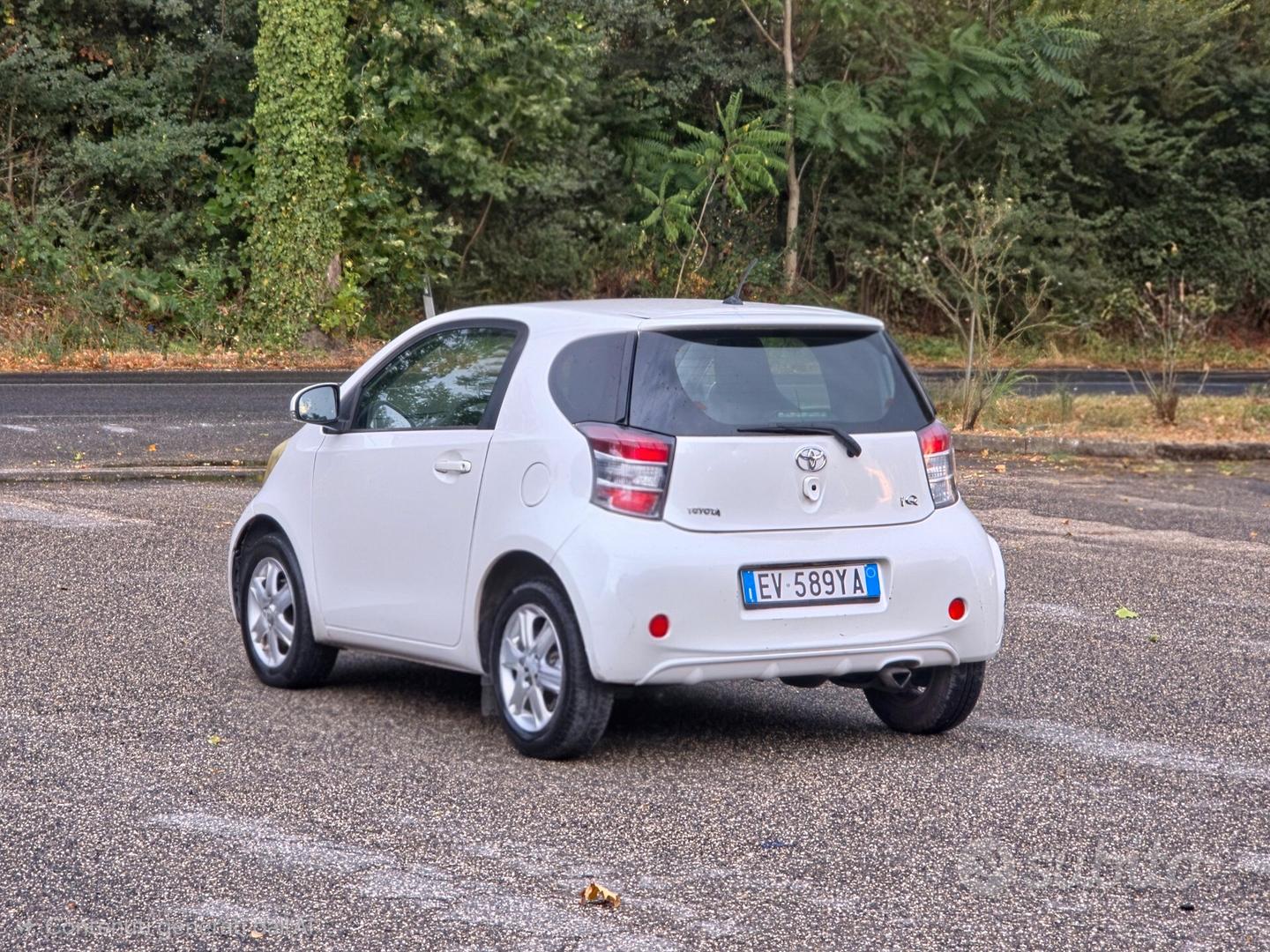 Toyota Iq 2010 photo 4