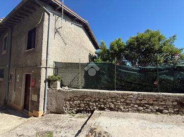 3 LOCALI A ARTENA
