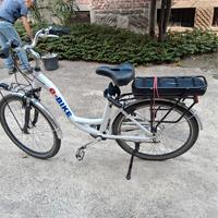bicicletta  pedalata  assistita 