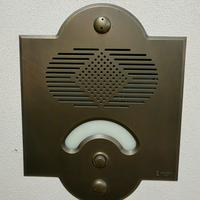 Citofono in ottone invecchiato