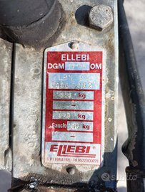 Barca con motore e carrello