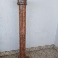 Colonna in marmo rosso