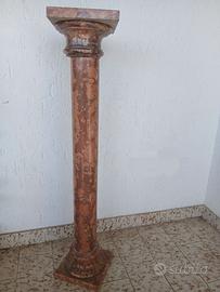 Colonna in marmo rosso