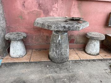 Tavolo e sgabelli in cemento