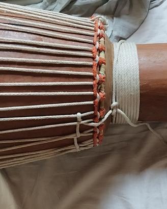 Djembe africano fatto a mano professionale