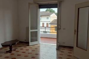 Ampio trilocale con box in piccola palazzina