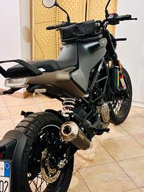 Scrambler husqvarna svartpilen 401