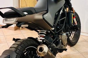 Scrambler husqvarna svartpilen 401